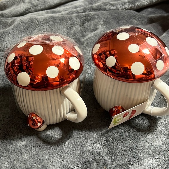 2 Mushroom Coffee Mug with covers. - Picture 1 of 1